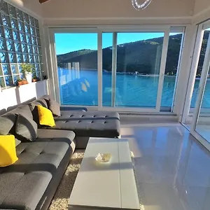 13 Apartman